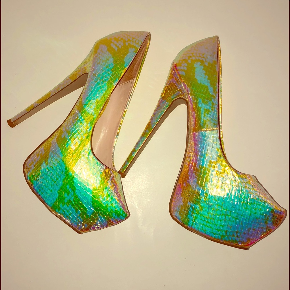 Iridescent 4” platform stiletto shoes.